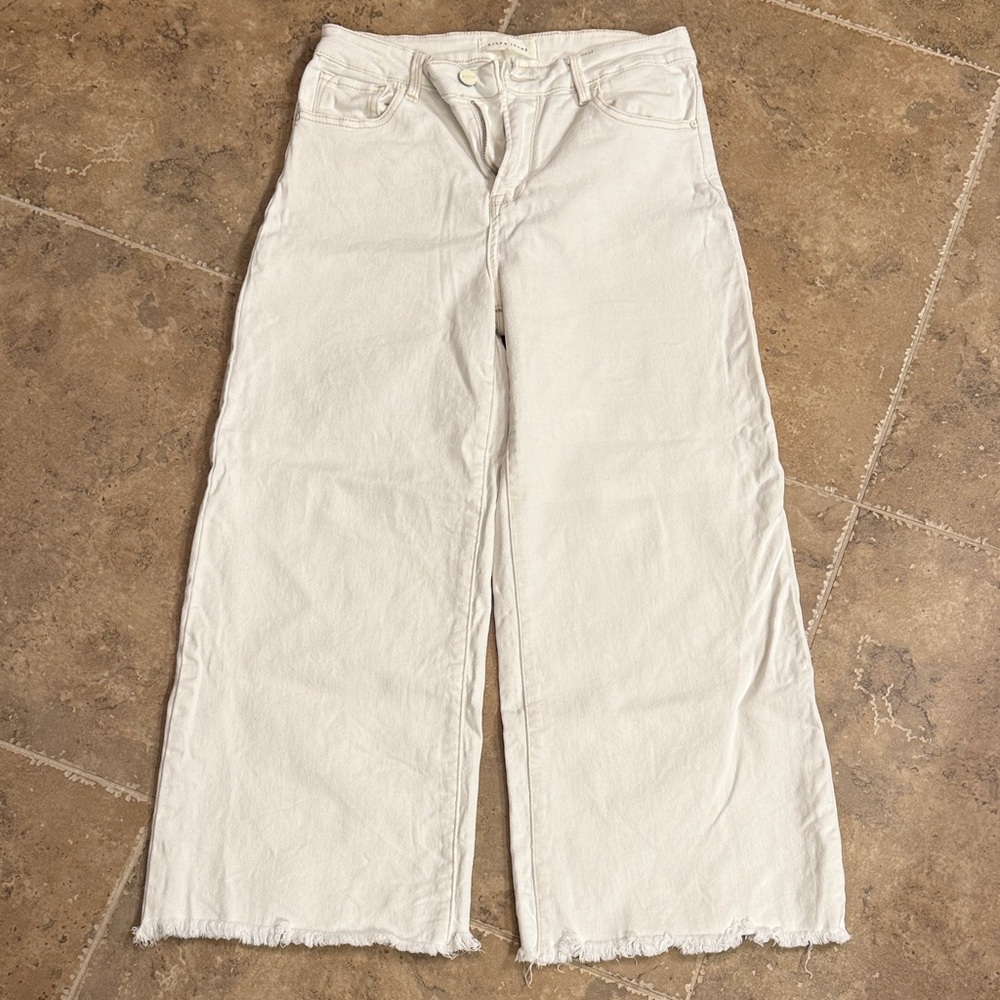 Chic Cream Wide-Leg Jeans